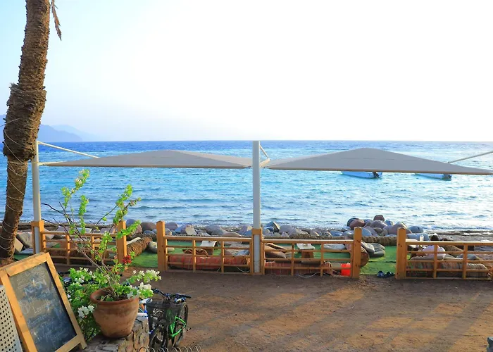 Hotel Neom *
