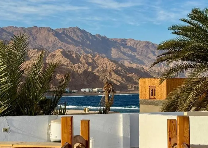 Hotel Neom *