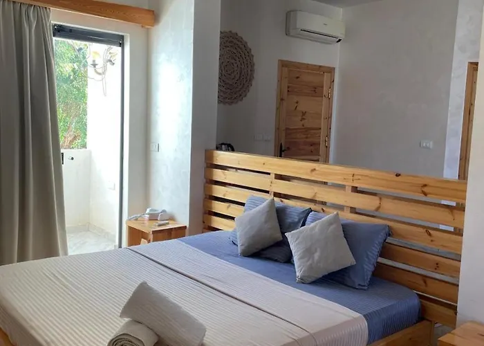 Hotel Neom *